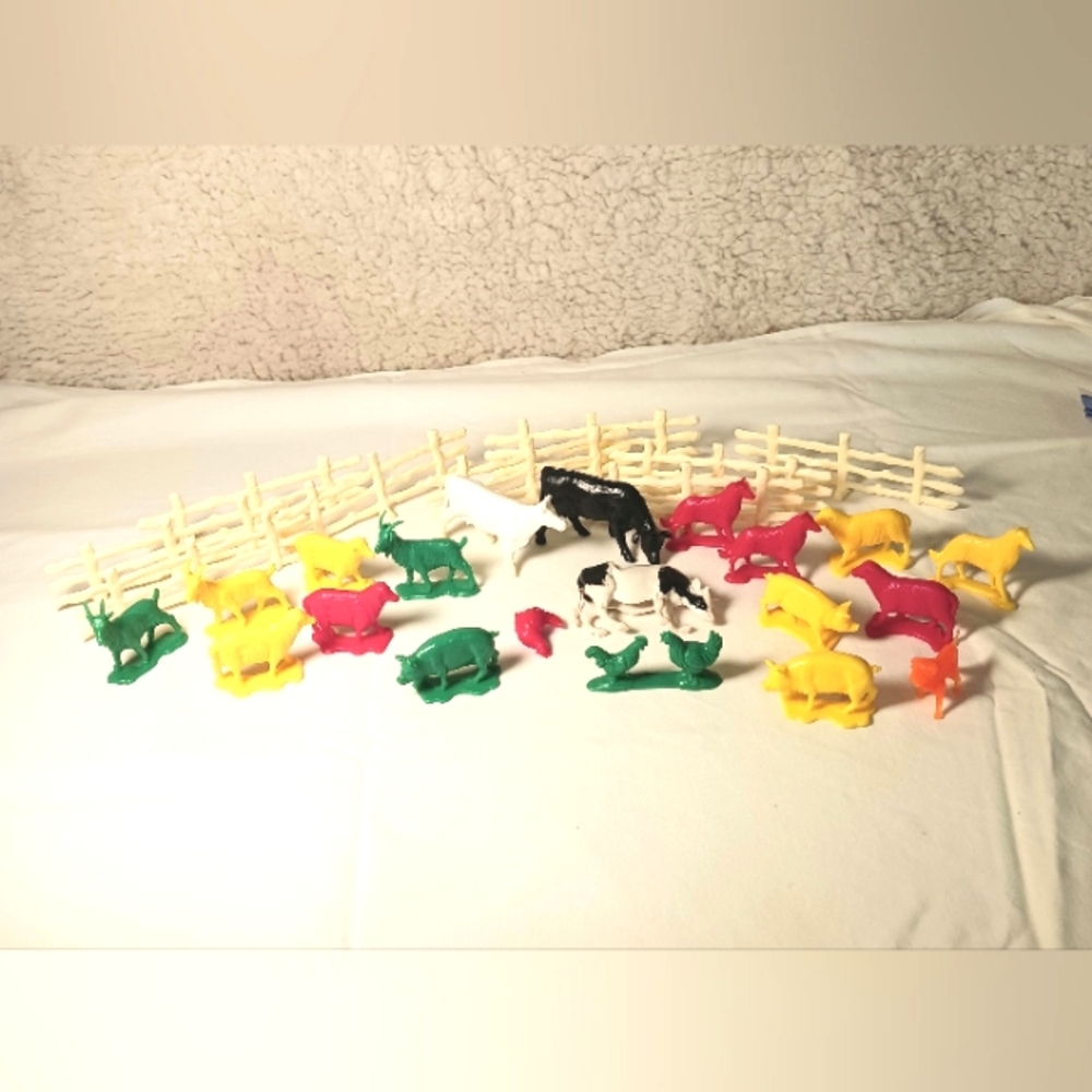 29 Piece Farm Animals And Fencing